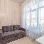 ile powinien wystawać parapet wewnętrzny