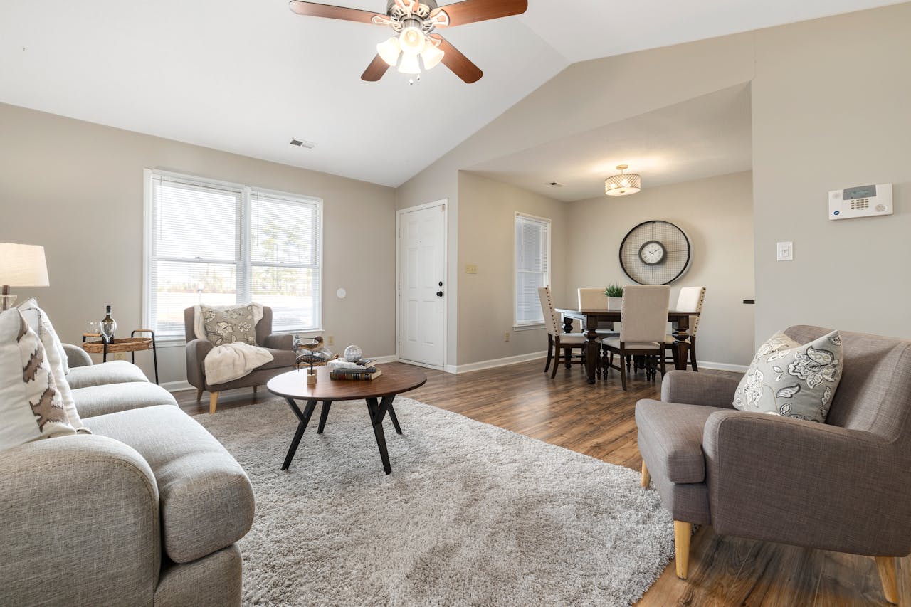 czy można łączyć meble matowe z połyskiem