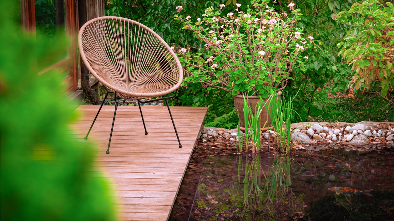 Naprawa siatki w krześle ogrodowym