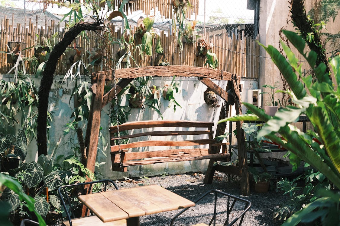 Wykonanie huśtawki ogrodowej z kantówek