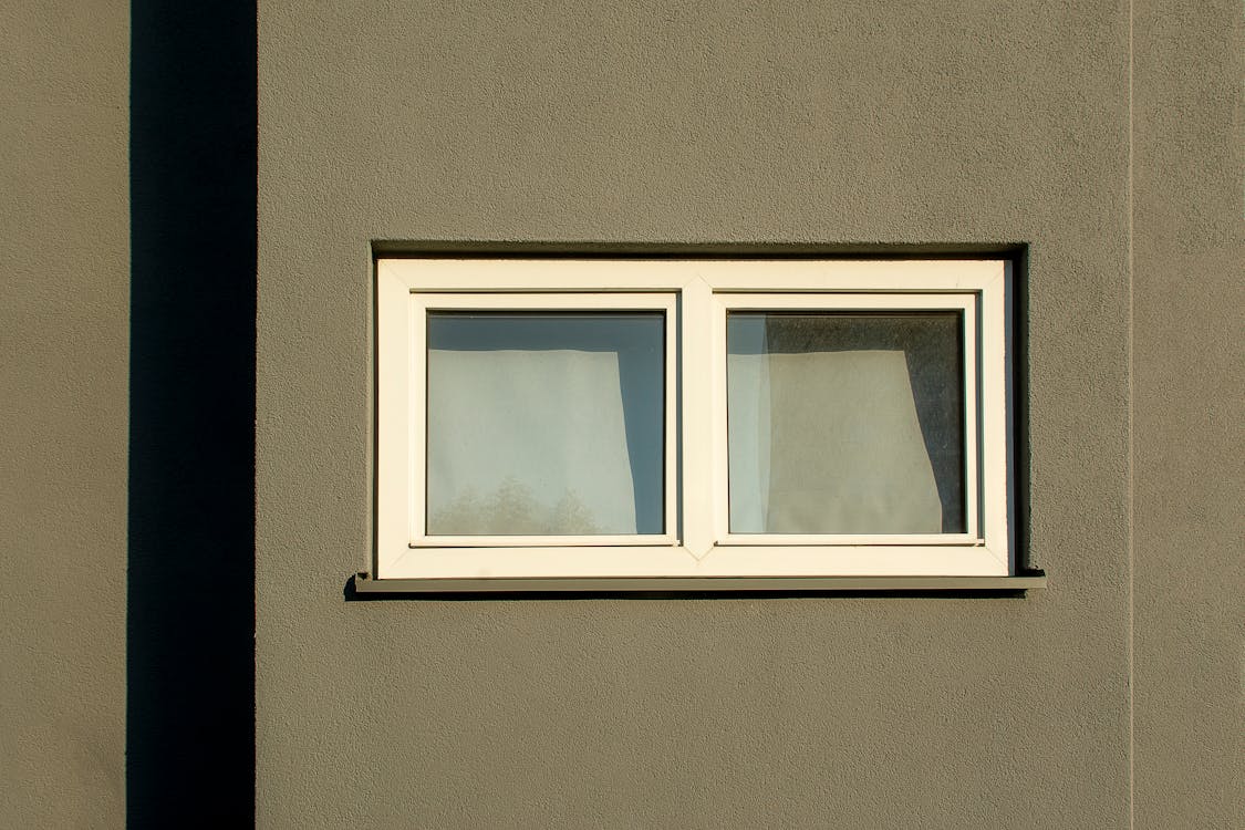 podział pokoju z oknem na dwa mniejsze