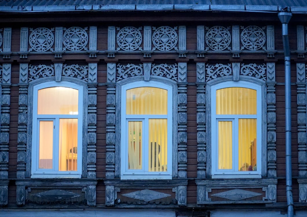 jak dobrać karnisz do okna