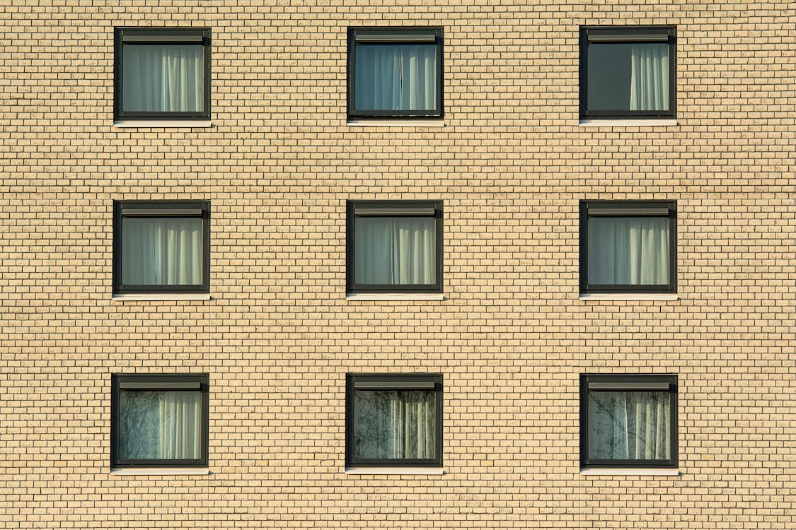 jak mierzyć firany na okno