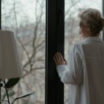 jak przykleić folię na okno